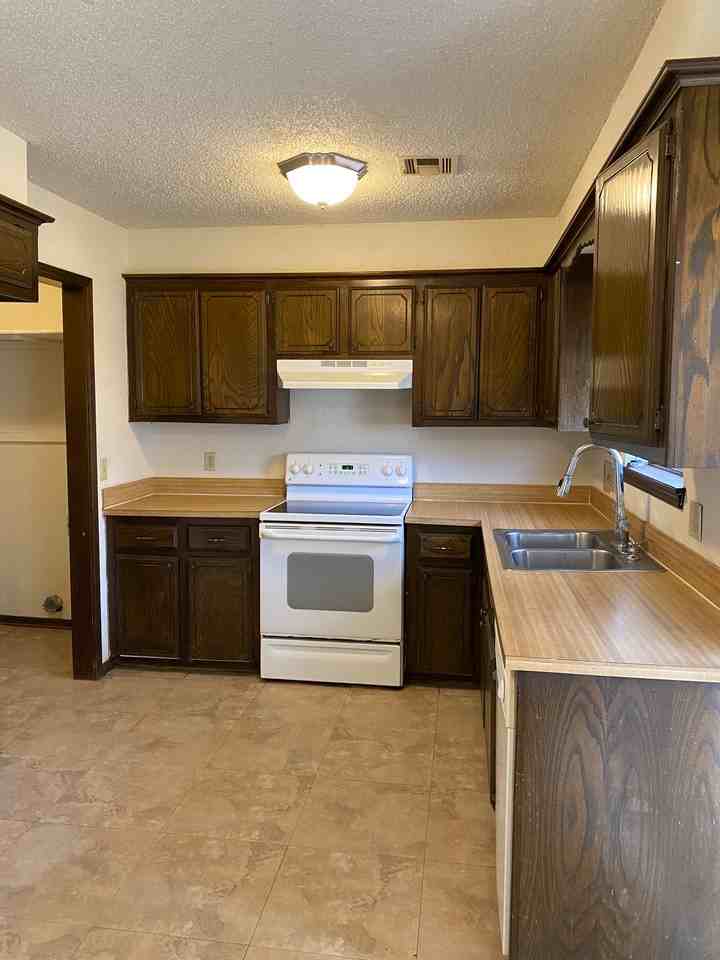 3013 Gwendolyn Ln #1 - Photo 5 of 23