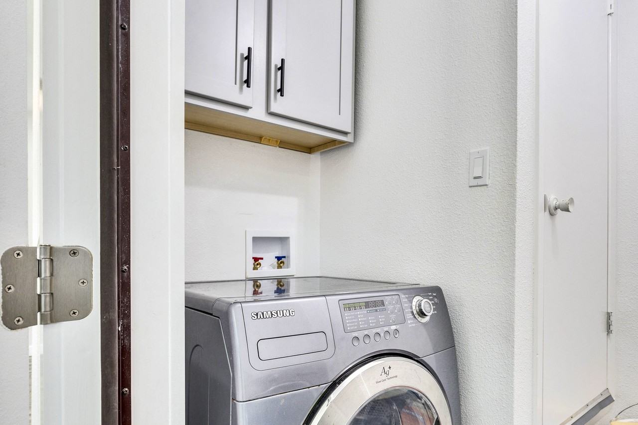 Hibiscus Drive - Photo 6 of 10