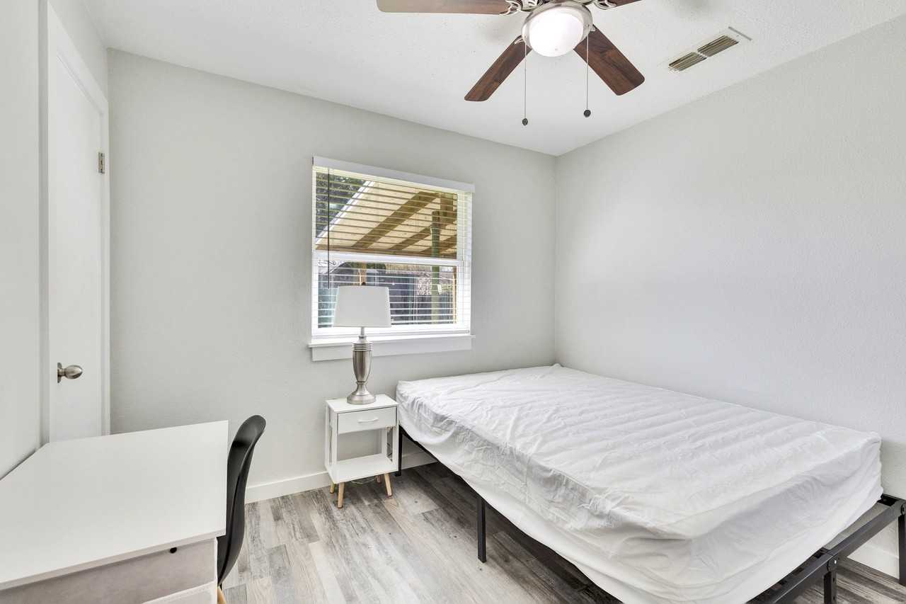 Hibiscus Drive - Photo 7 of 10