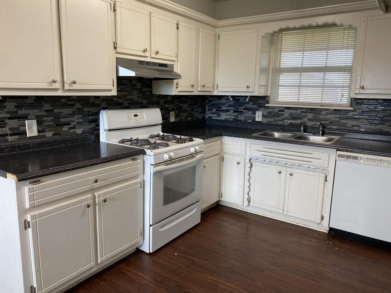 4800 Lisa Ln #1 - Photo 7 of 32
