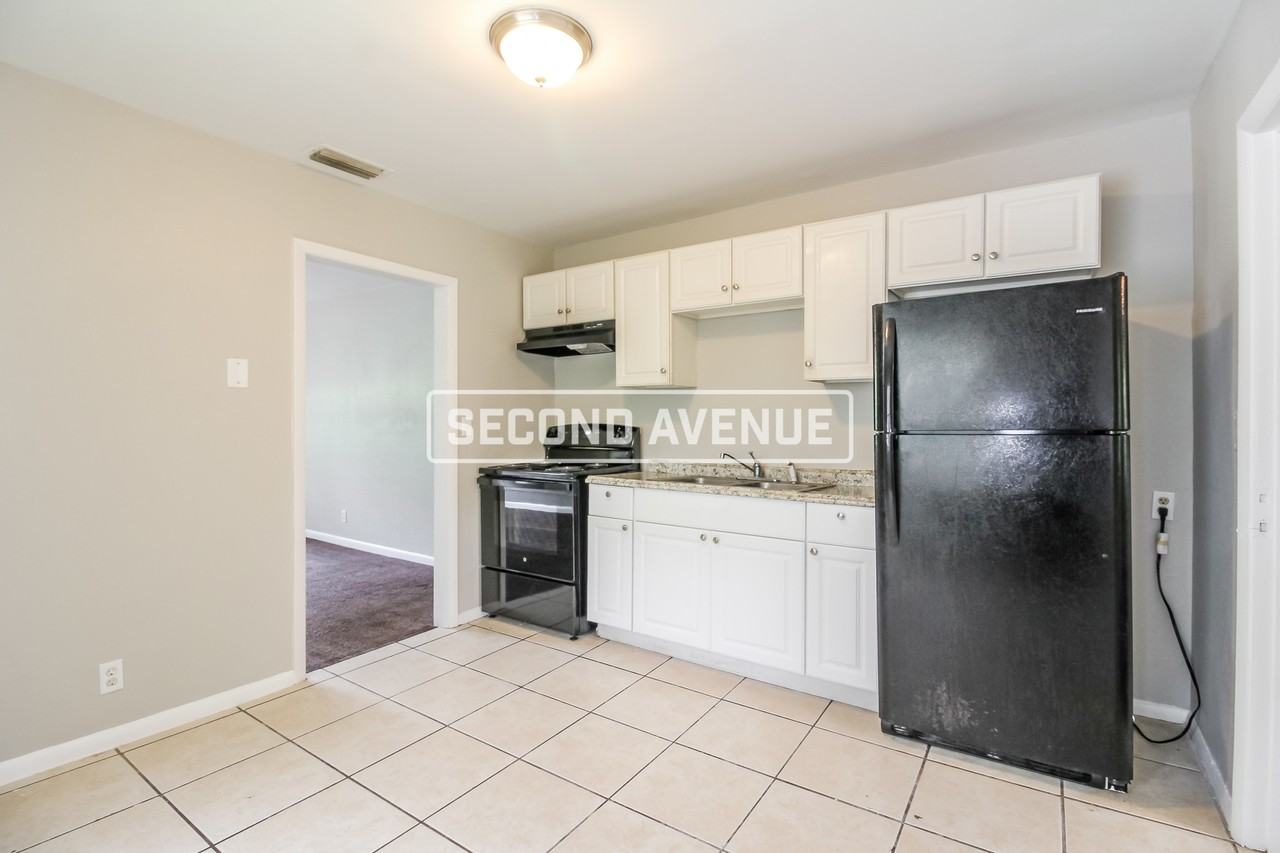 1544 Breton Rd - Photo 2 of 19