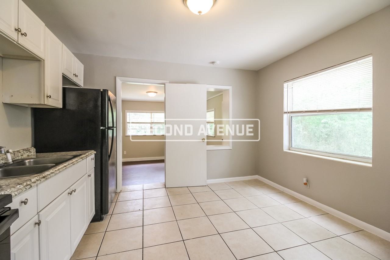 1544 Breton Rd - Photo 4 of 19