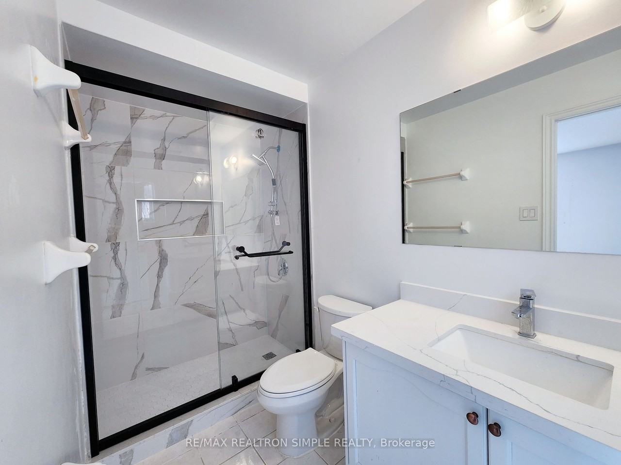 75 Westchester Crescent - Photo 3 of 6