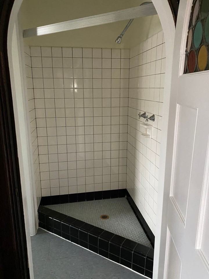 230 West 9th Street - Photo 4 of 14