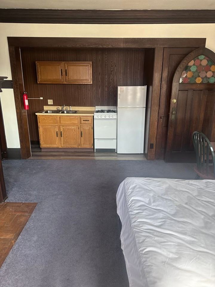 230 West 9th Street - Photo 6 of 14