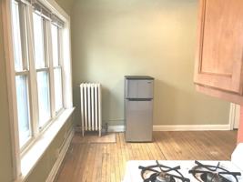 featured image of 1527 N Marshall St