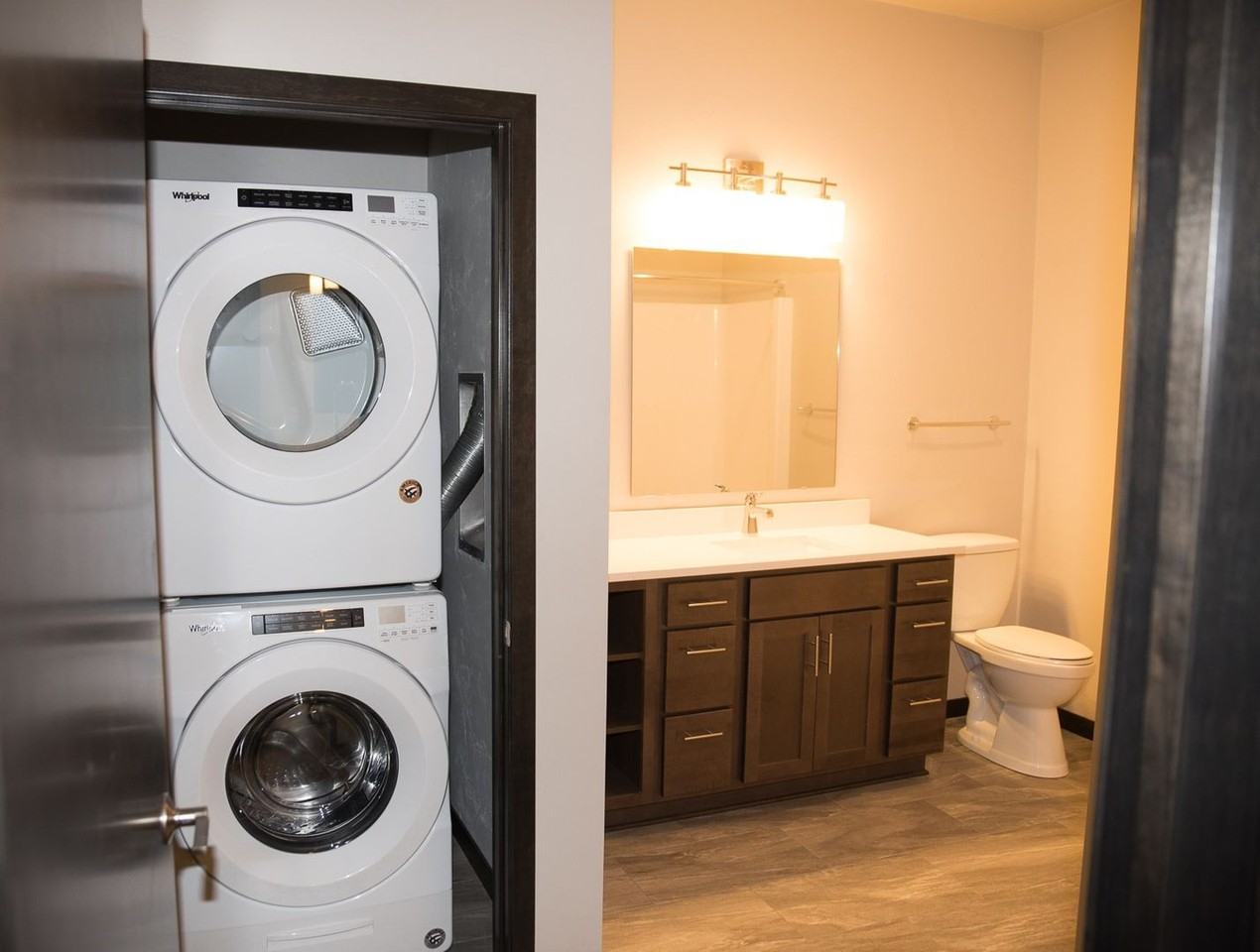 ELEMENT Apartments II - 772 - Photo 4 of 11
