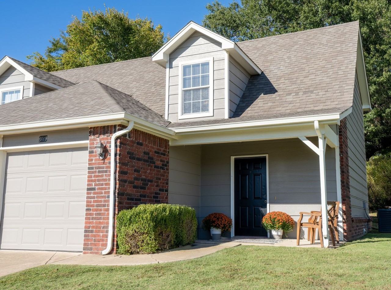 950/952 CC - Photo 2 of 14