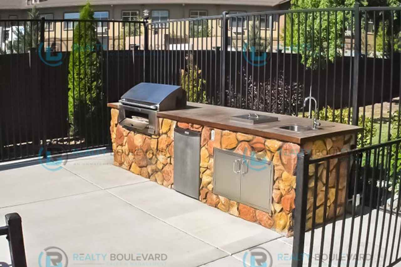 7680 Bluestone Dr #383 - Photo 5 of 24