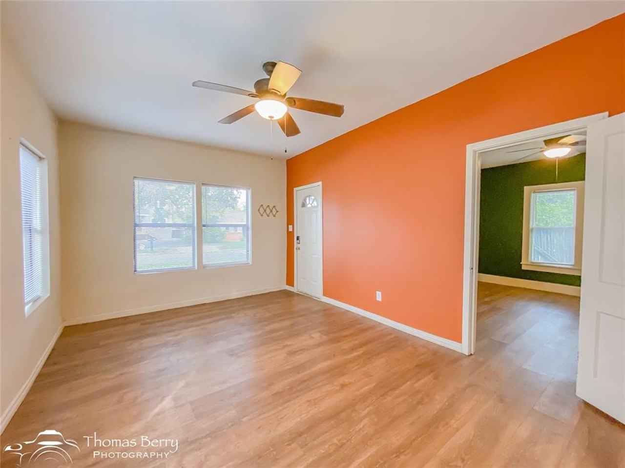 2807 Russell Ave - Photo 6 of 33