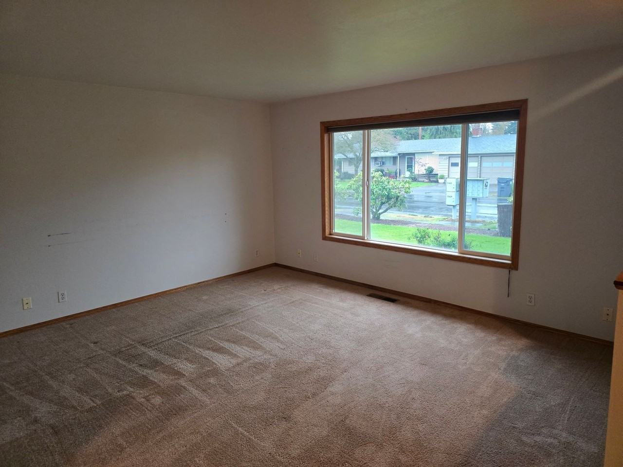 4127 Scenic Dr - Photo 2 of 23