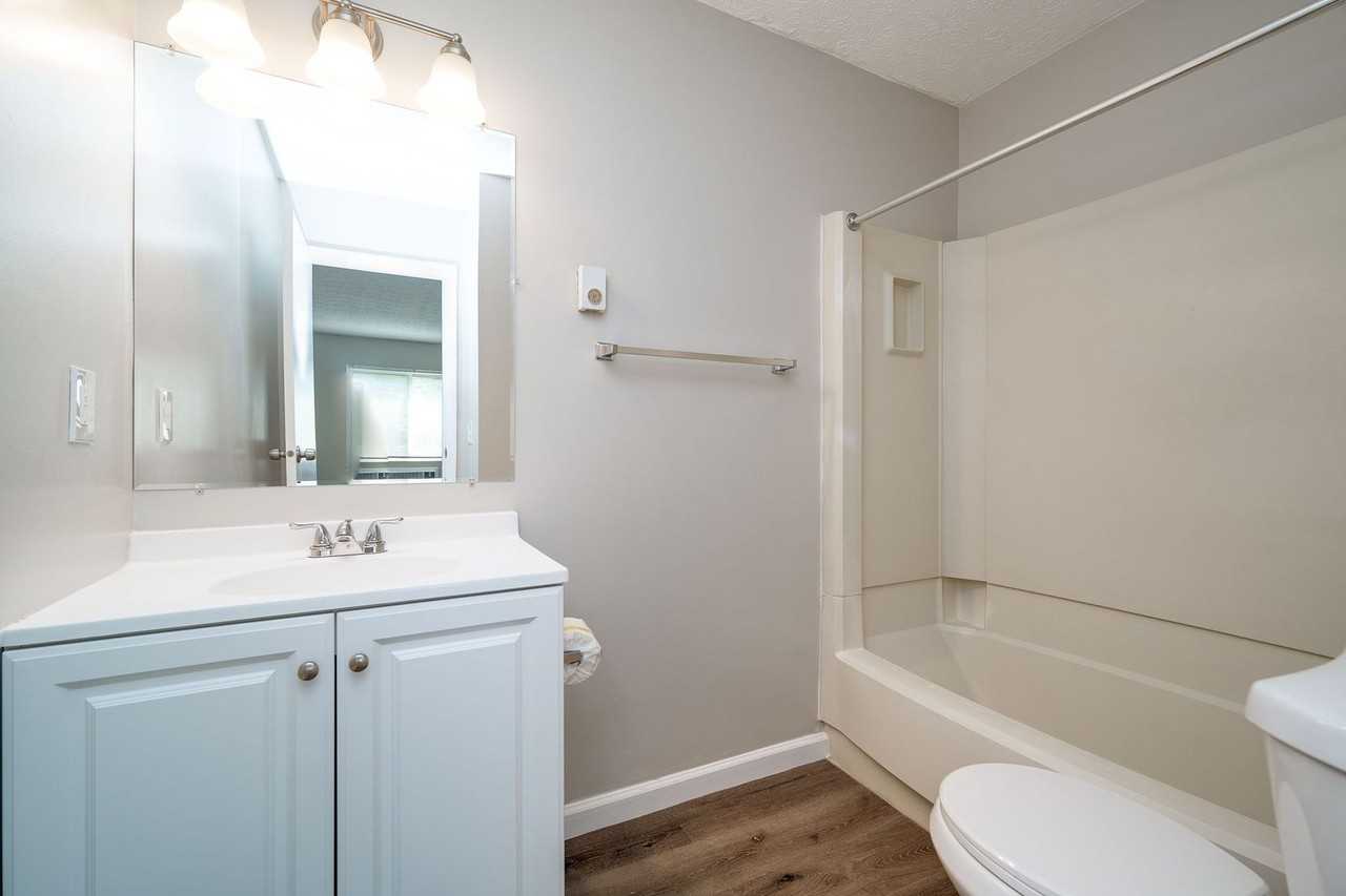Autumn Hills Apartments - Photo 5 of 38