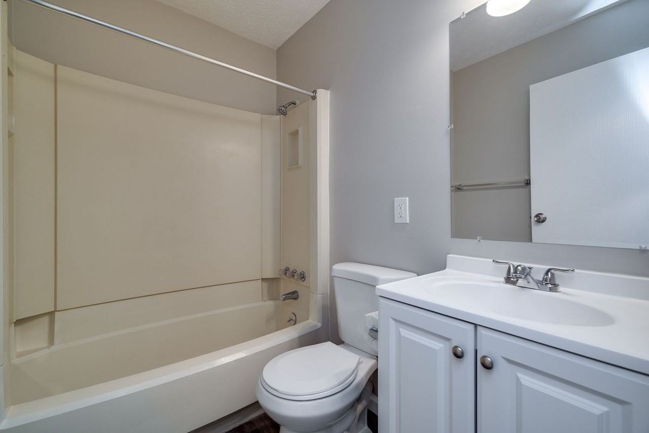 Autumn Hills Apartments - Photo 7 of 38