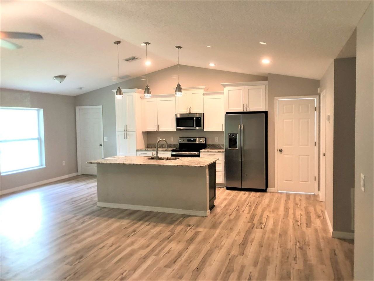 12043 Centralia Rd - Photo 3 of 9