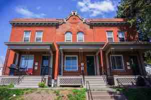 featured image of 1201 1/2 E 2nd St