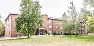 featured image of 909 East 14th Street