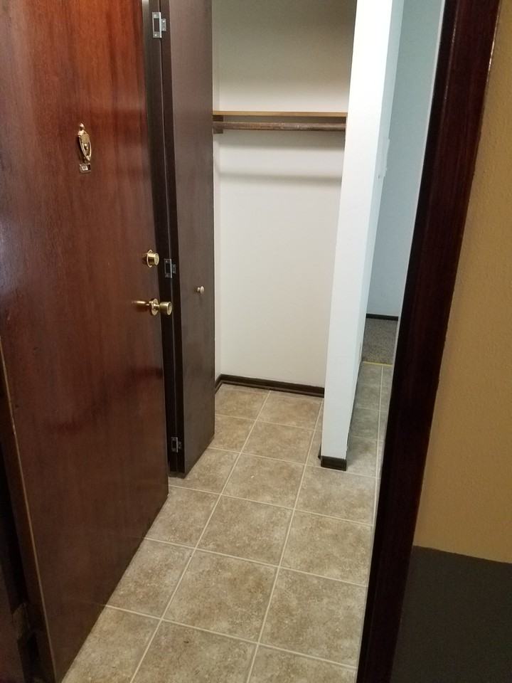 100eilb - Photo 4 of 13