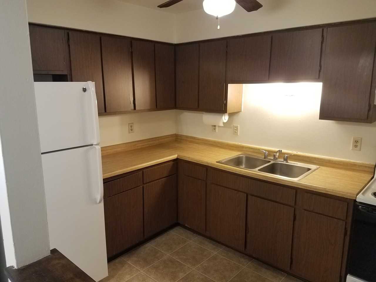 100eilb - Photo 2 of 13