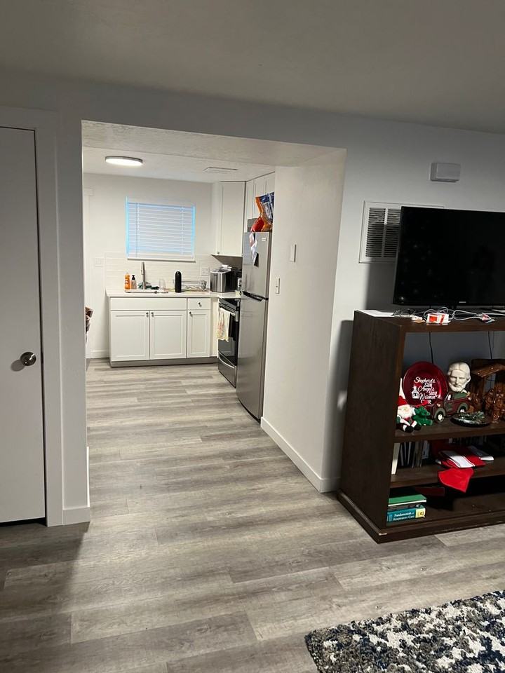 1434 S 320 E - Photo 2 of 9