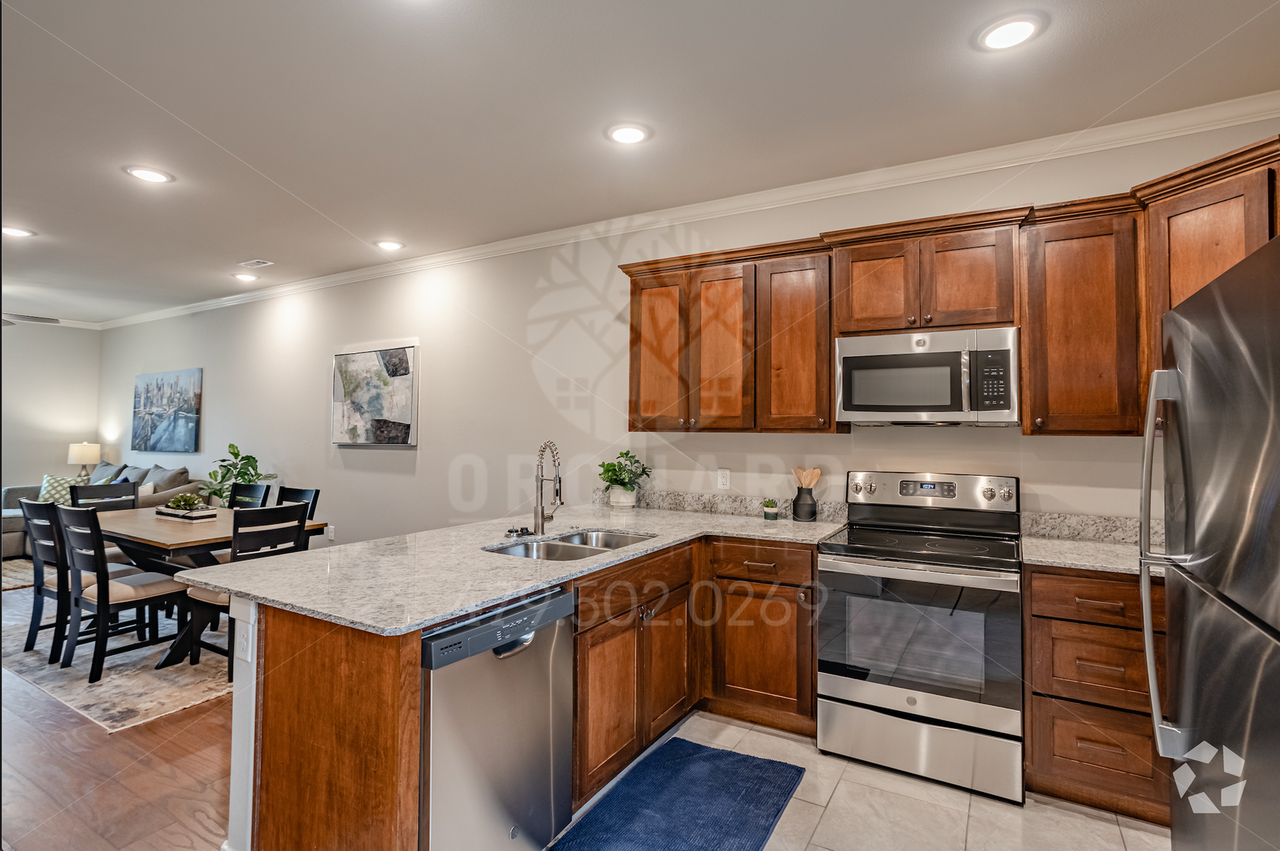 341 N Seattle Avenue - Photo 3 of 7