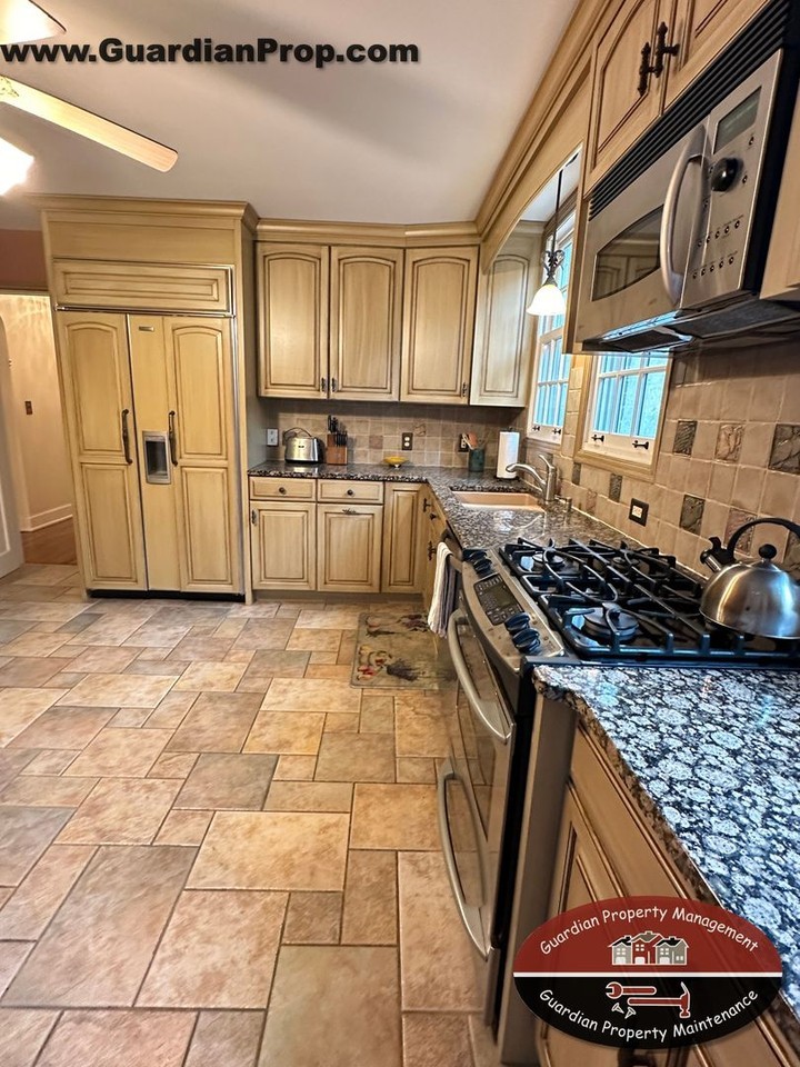 212 Ridgewood Ave Fl Unit #Unit - Photo 3 of 24