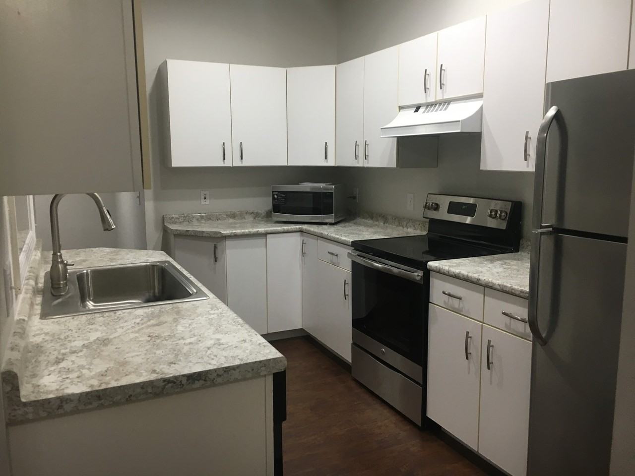 1600 Sturdivant Drive - Photo 4 of 19