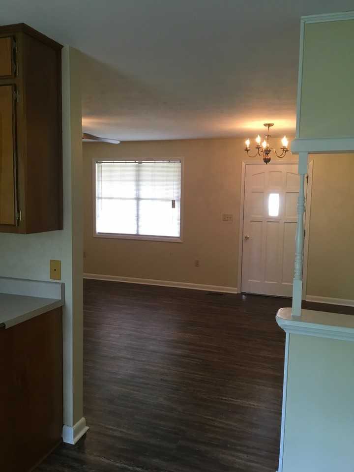 1000 Kay Dr Sw - Photo 3 of 11