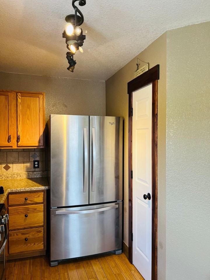 4717 Canyon Creek Blvd - Photo 2 of 21