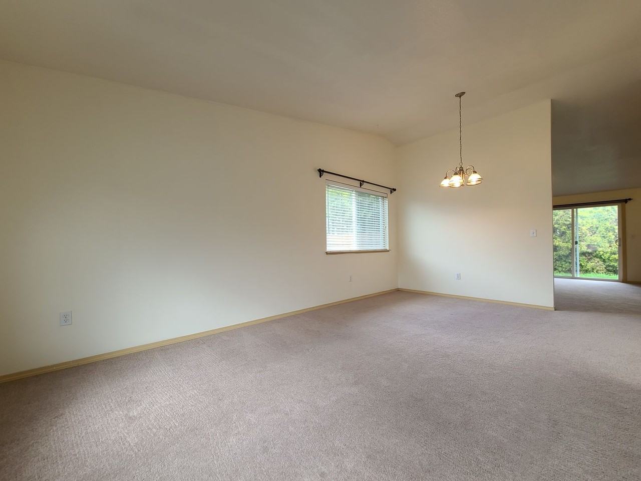 115 Charles St - Photo 4 of 18