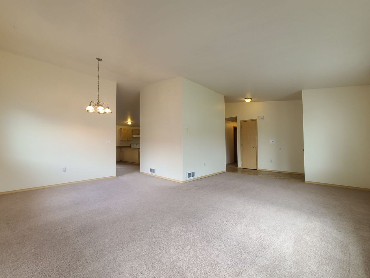 115 Charles St - Photo 5 of 18