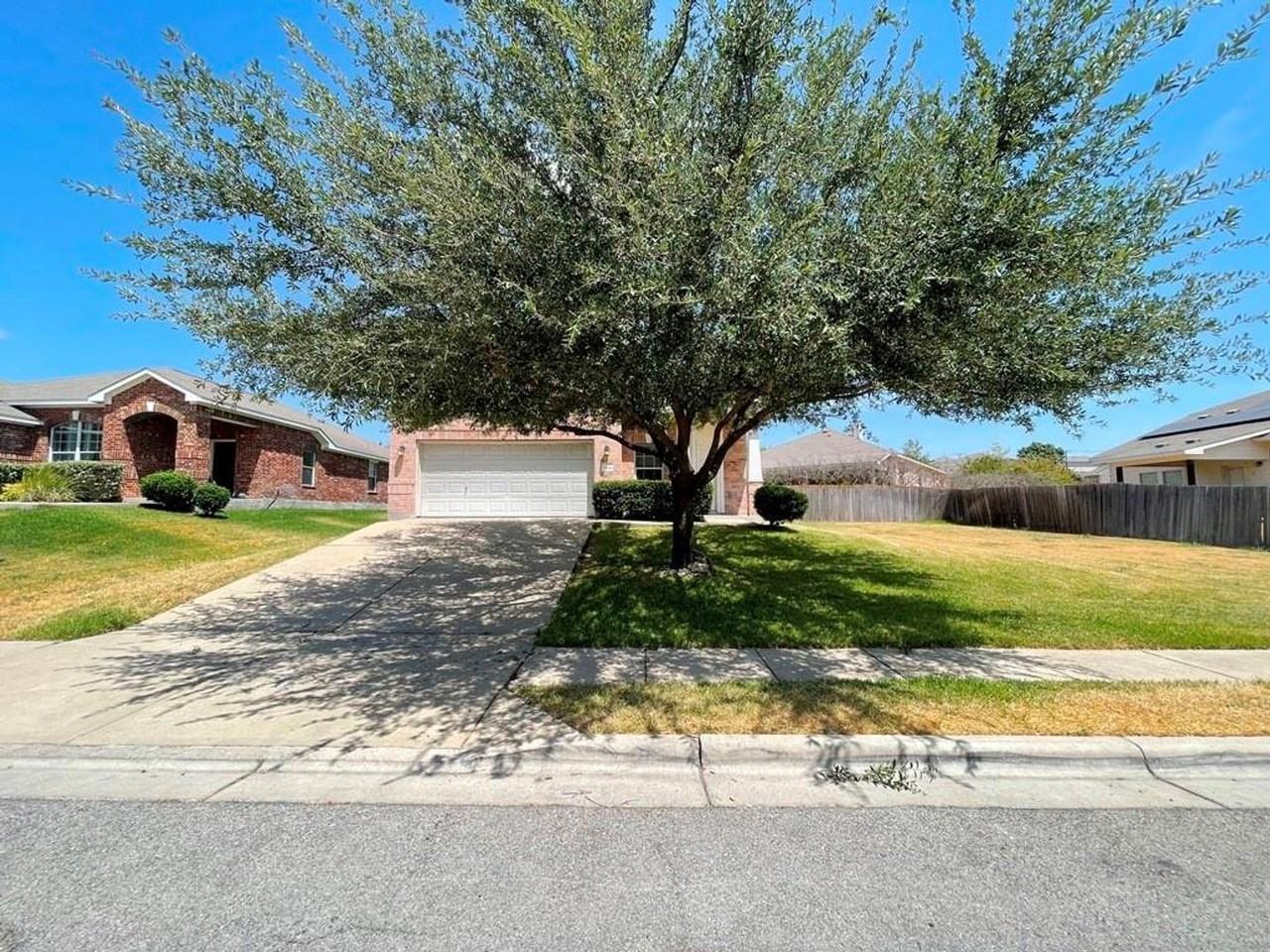3706 Holden Ct - Photo 2 of 40
