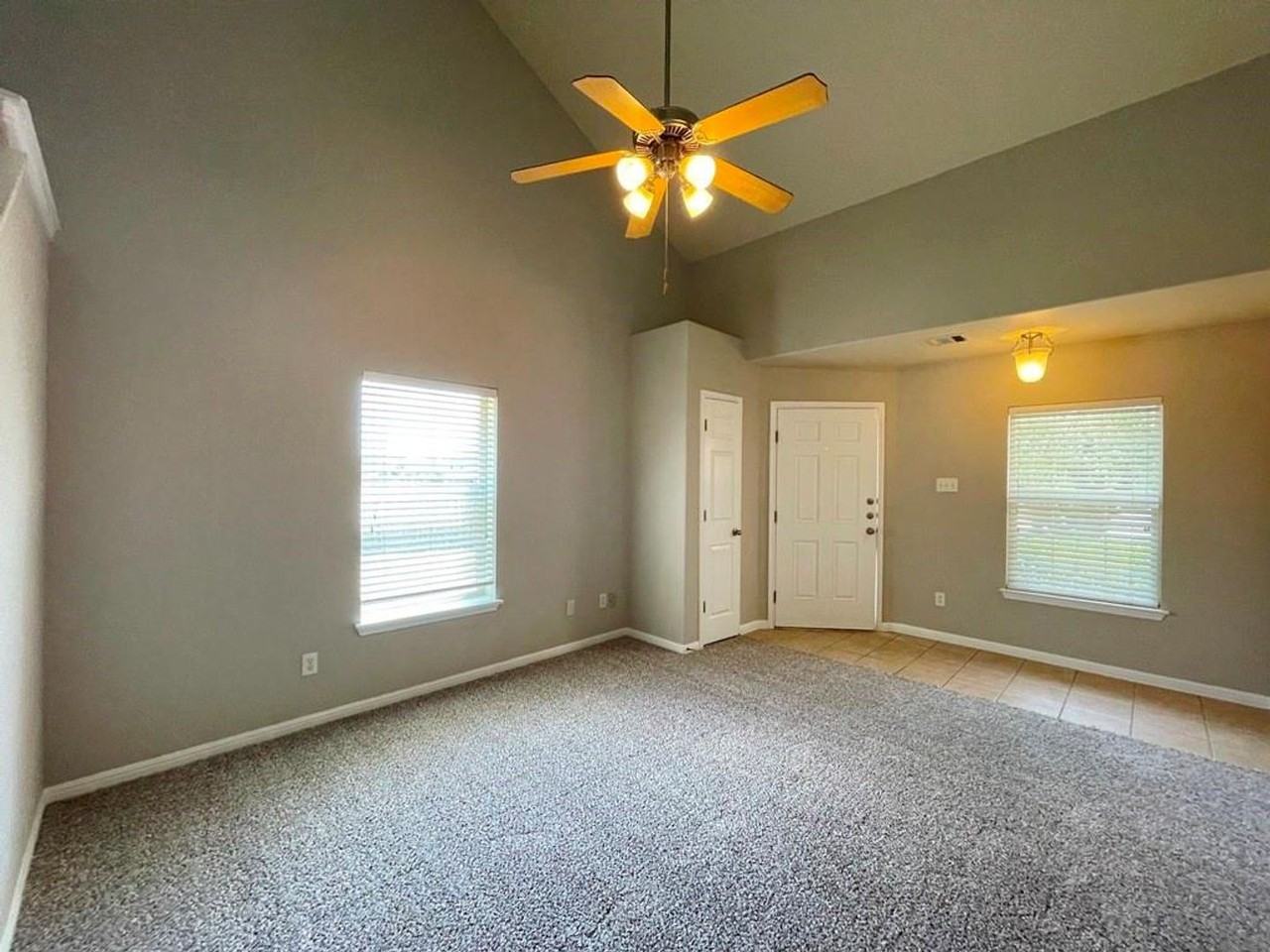 3706 Holden Ct - Photo 3 of 40