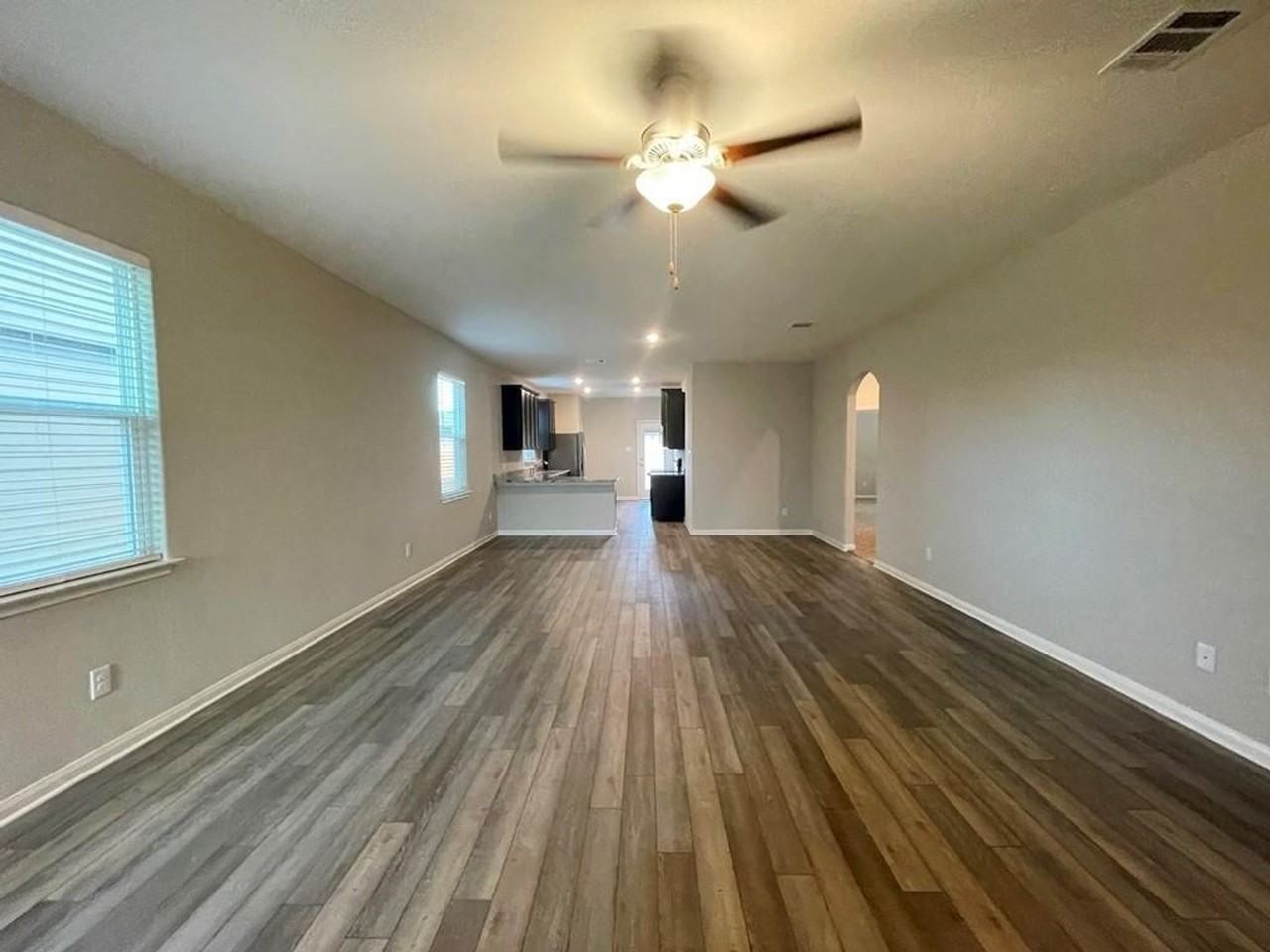 228 Star Spangled Dr - Photo 5 of 40