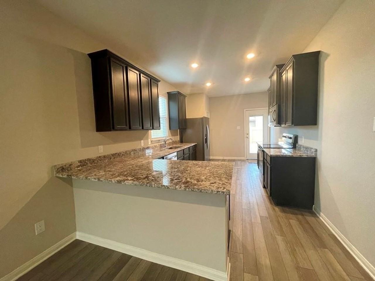 228 Star Spangled Dr - Photo 7 of 40