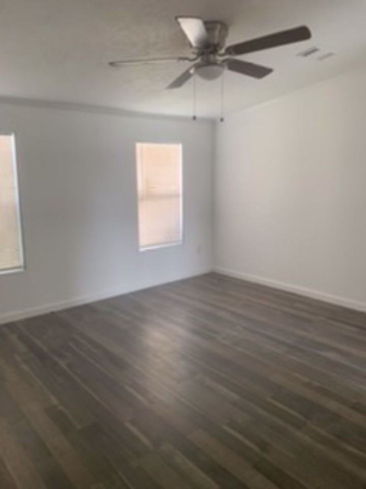 11939 Greenrock Ln - Photo 5 of 15