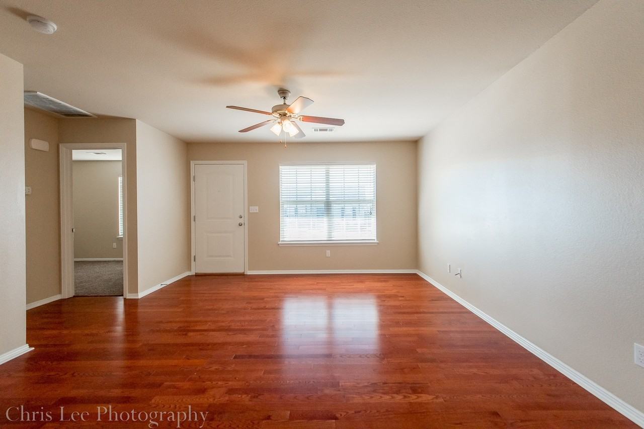 4418 W Sweetgum Ln - Photo 4 of 19
