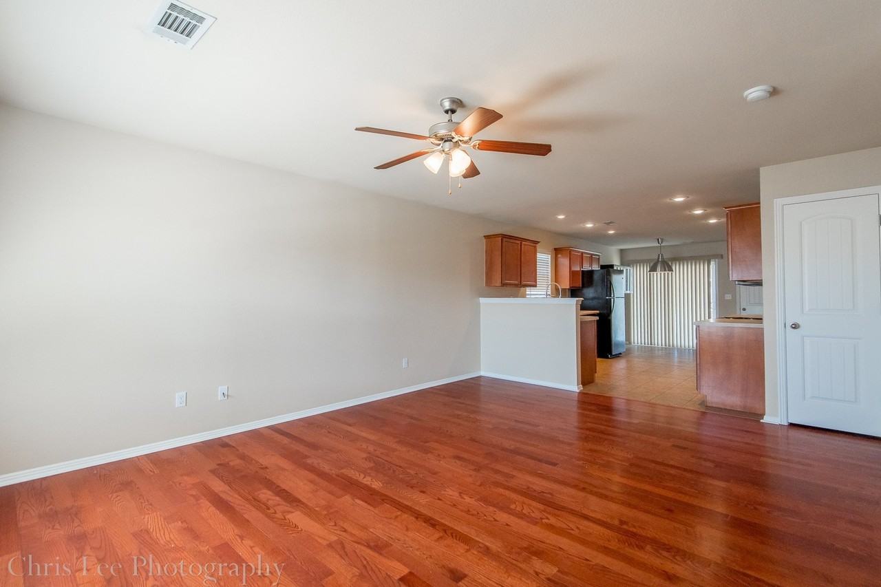 4418 W Sweetgum Ln - Photo 5 of 19