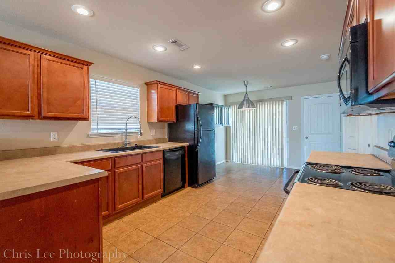 4418 W Sweetgum Ln - Photo 6 of 19