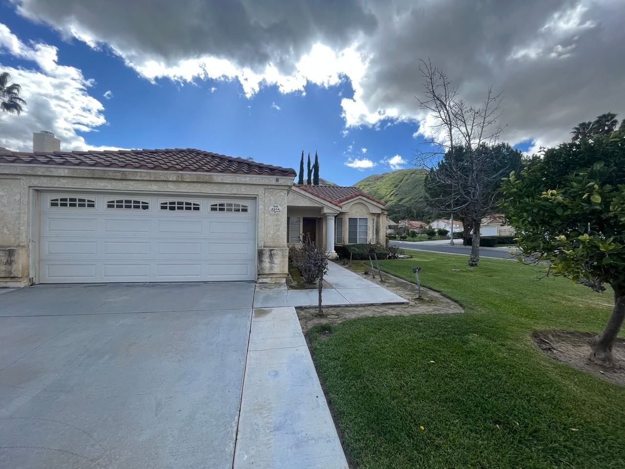 2568 Topanga Ct - Photo 3 of 17