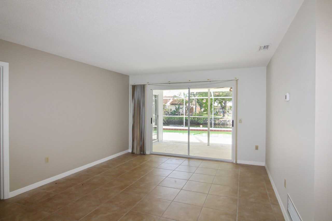 9008 Allapata Ln - Photo 3 of 17