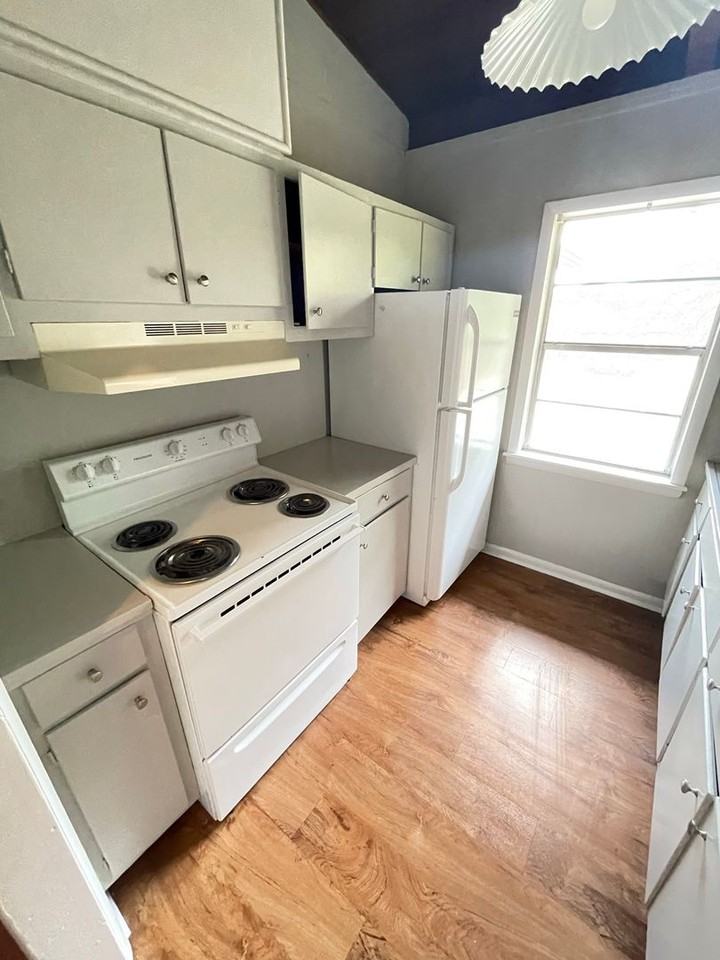 242 Georgia Ave #8 - Photo 2 of 7
