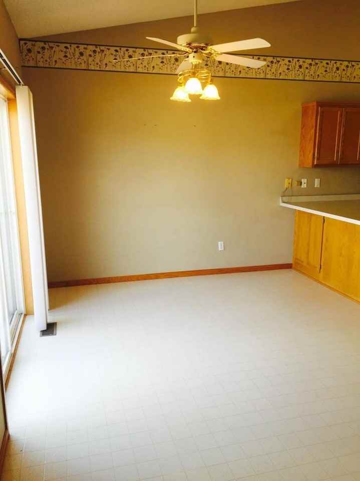 18442 English Ave - Photo 5 of 13