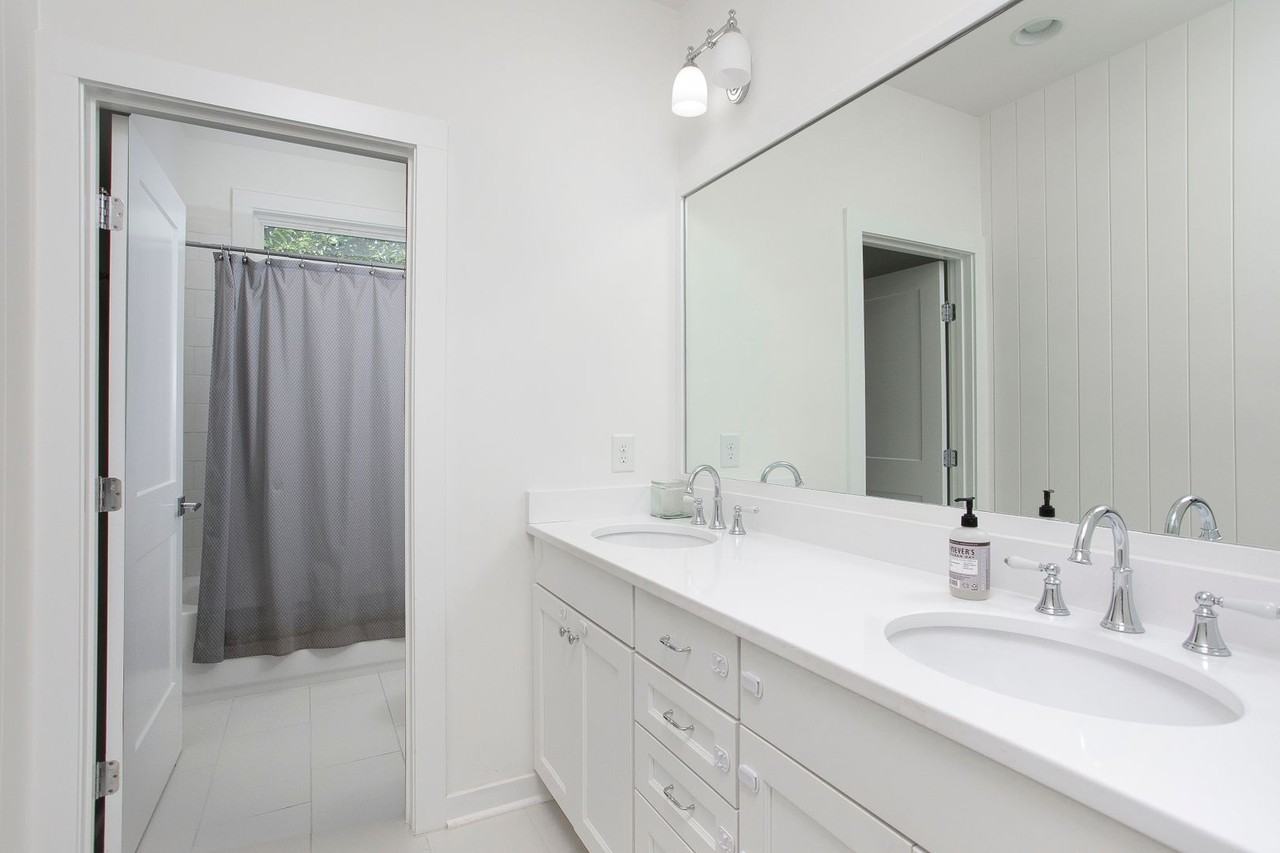 1702 Bivins St - Photo 5 of 20