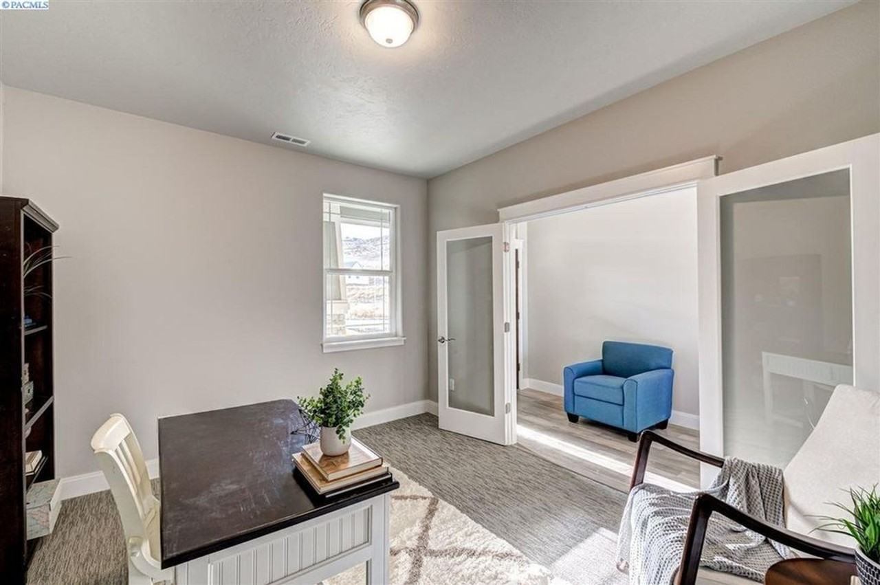 546 Summerview Ln - Photo 3 of 29