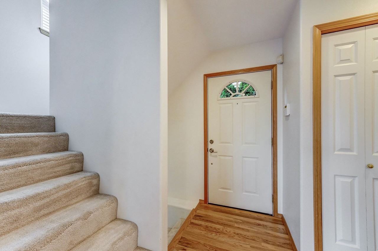 3652 Whitman Ave N - Photo 2 of 26