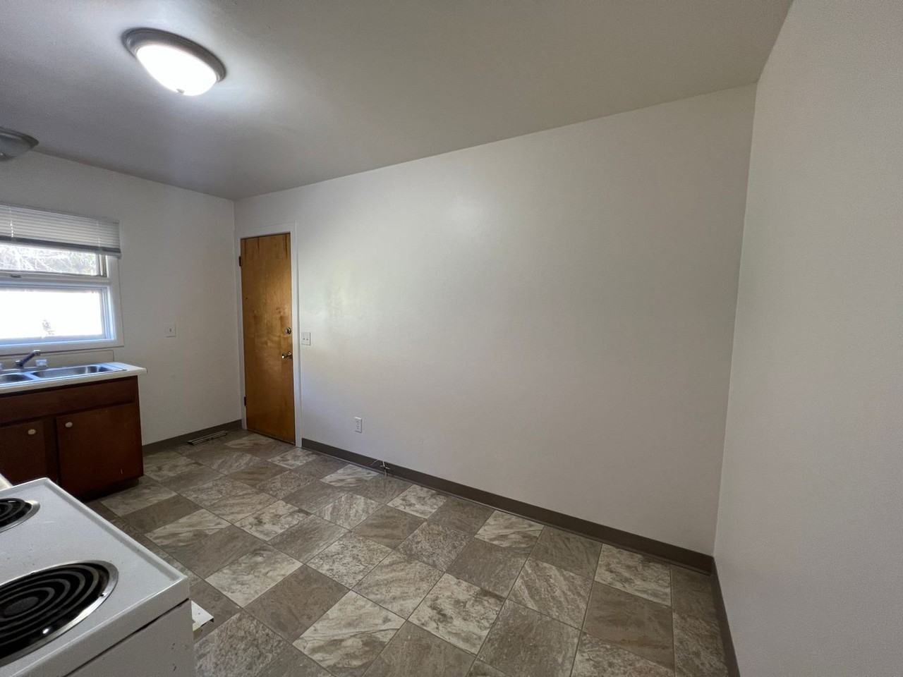 130/132 Railroad - Photo 2 of 6