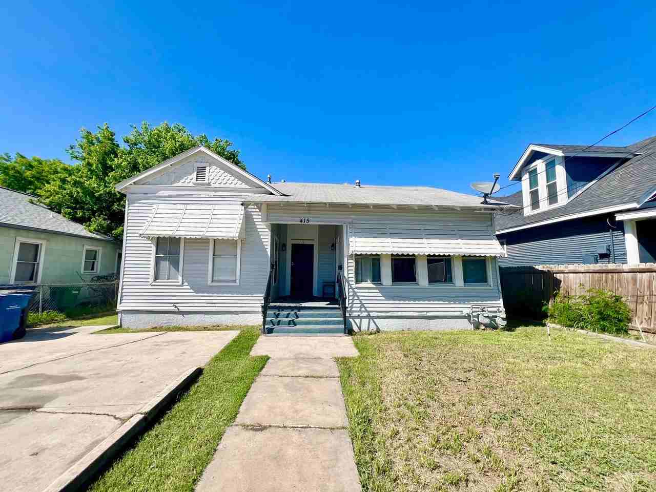 415 Denver Boulevard - Photo 2 of 23