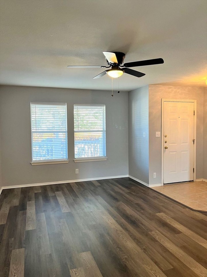 7126 Autumn Acres - Photo 4 of 18