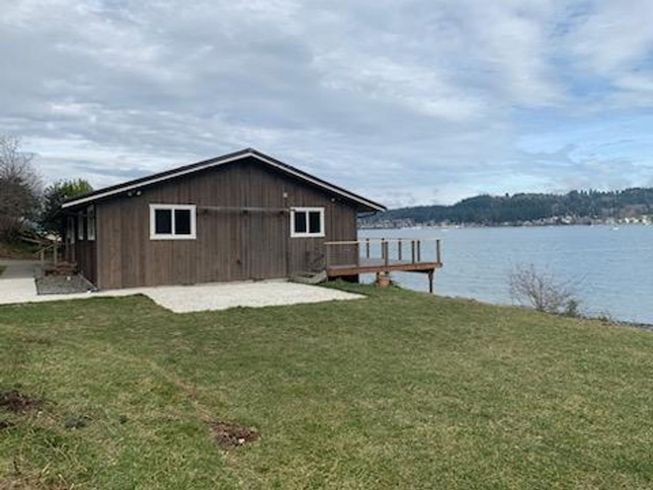 300 Nw Lundquist Ln - Photo 3 of 27