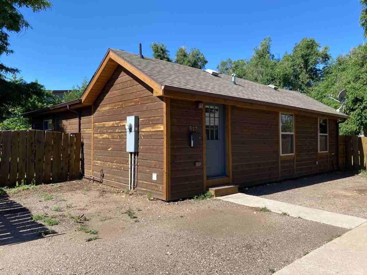 517 Endicott St - Photo 4 of 48